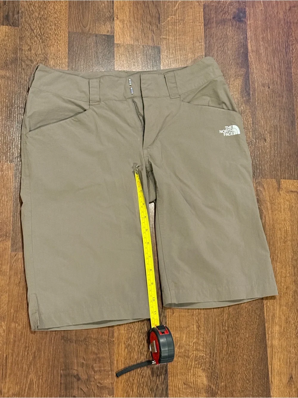 The North Face Women's Olive Green Hiking Bermuda shorts  (size 2)